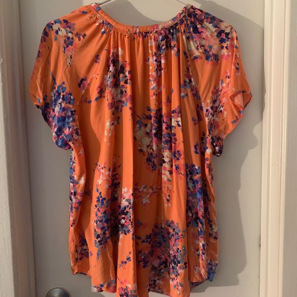 St. John's Bay Coral Flower Top - Picture 4 of 7